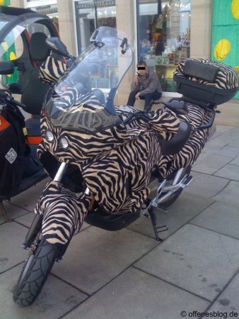Motorrad im Tigerpelz Motorrad im Tigerpelz