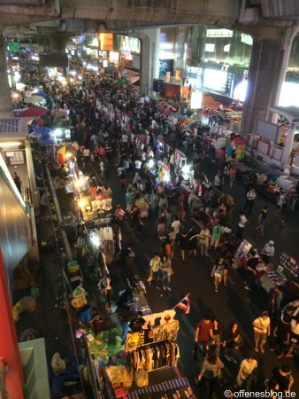 Bangkok - Shutdown 2014 - Einkaufsstraßen in der Nacht