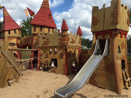 Spielplatz Ritterburg Küche