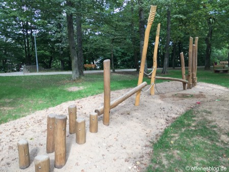 Themenspielplatz Bauernhof Klettergerüst